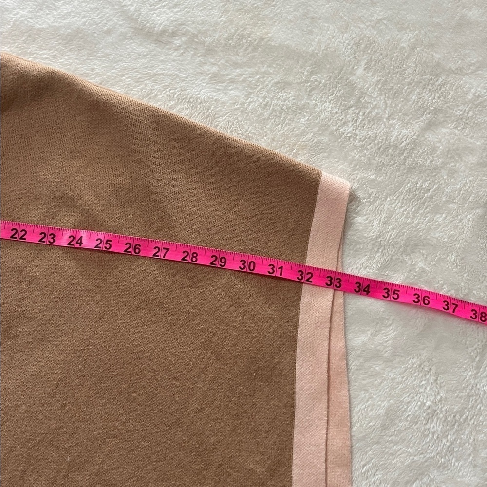 CHLOÉ
Kids Stone Cotton And Wool Cape With Buckle - Picture 11 of 16